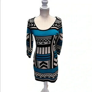 NWT•WOMEN’S PAPAYA LONG SLEEVE SWEATER DRESS•SIZE MEDIUM•GREEN/BLK/WHITE•
